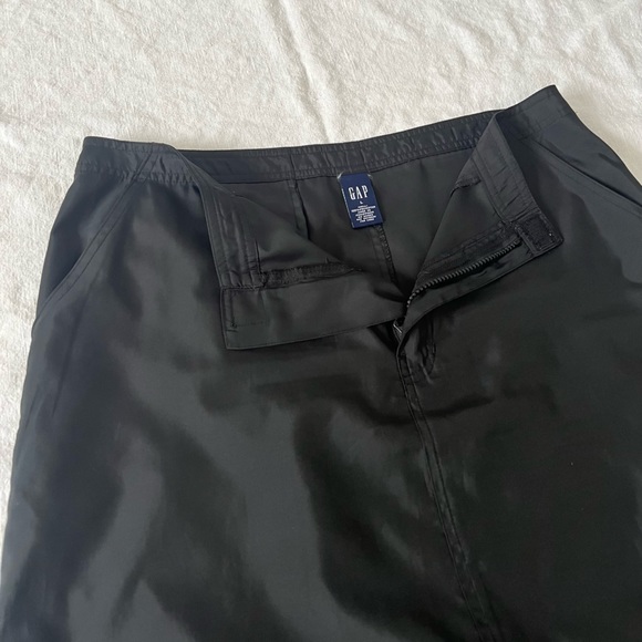 Black Low-Rise Maxi Skirt from Gap - Picture 3 of 7